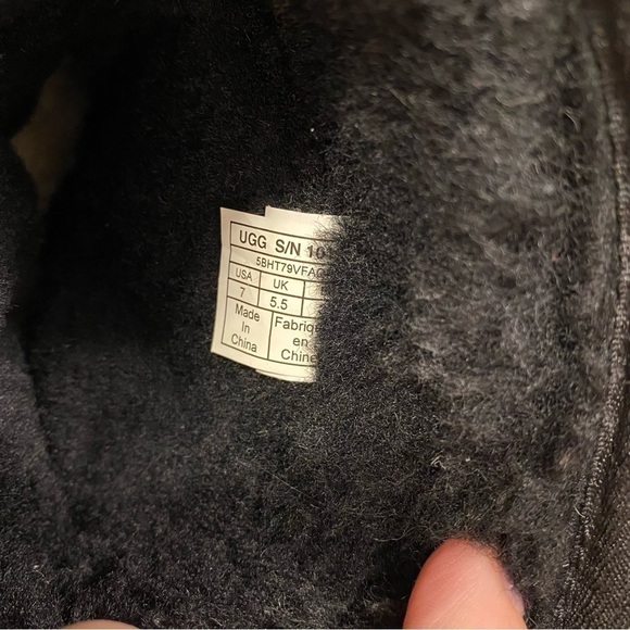 UGG Rare Classic Short Mid-calf Frill Tweed Suede Sheepwool Black Boots Size 7 - Picture 10 of 10